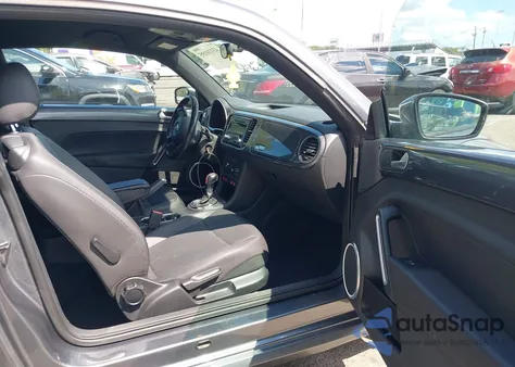 2013 Volkswagen Beetle 2.5L z USA, uszkodzony, nr VIN 3VWJP7AT7DM674633